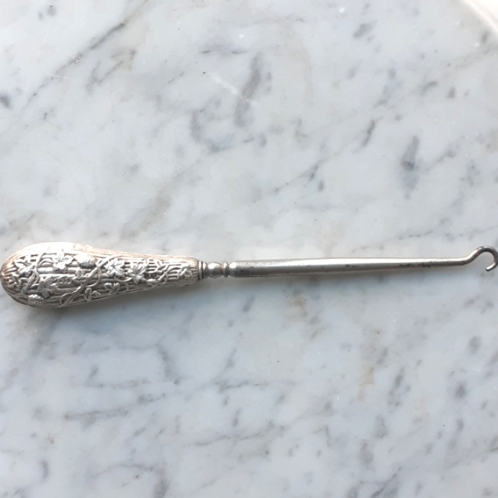 Victorian Hallmarked Silver Repousse Button-Hook … - image 3